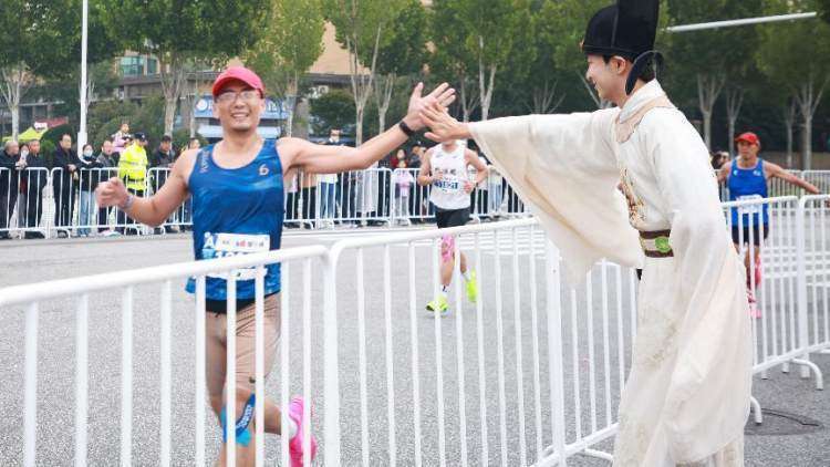 就像从壁画, src 就像从壁画, src